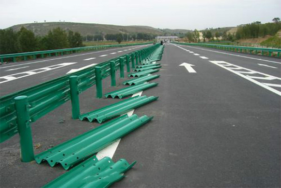 潮州波形护栏的维护与管理确保道路安全的关键步骤