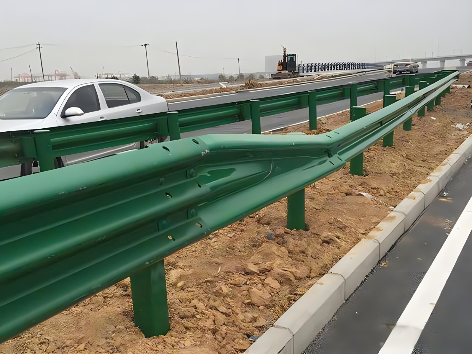 潮州高速波形护栏板日常维护方案确保道路安全新举措